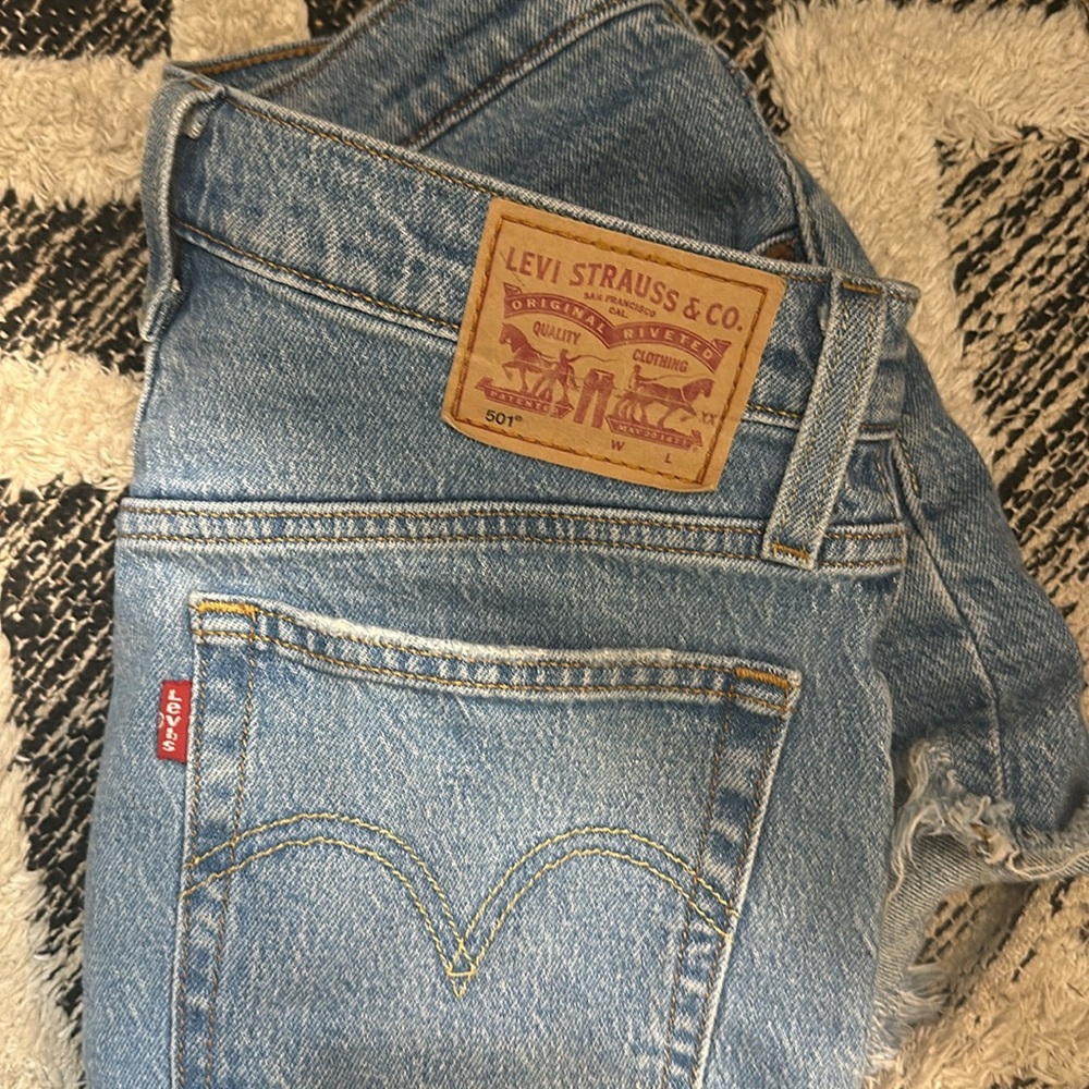 Levi’s - Picture 2 of 3